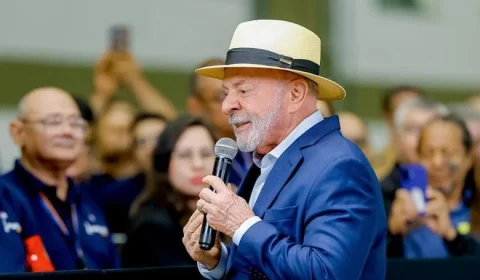 Lula reage a pressões externas e dispara: “Quem se meter nas eleições brasileiras vai apanhar muito”