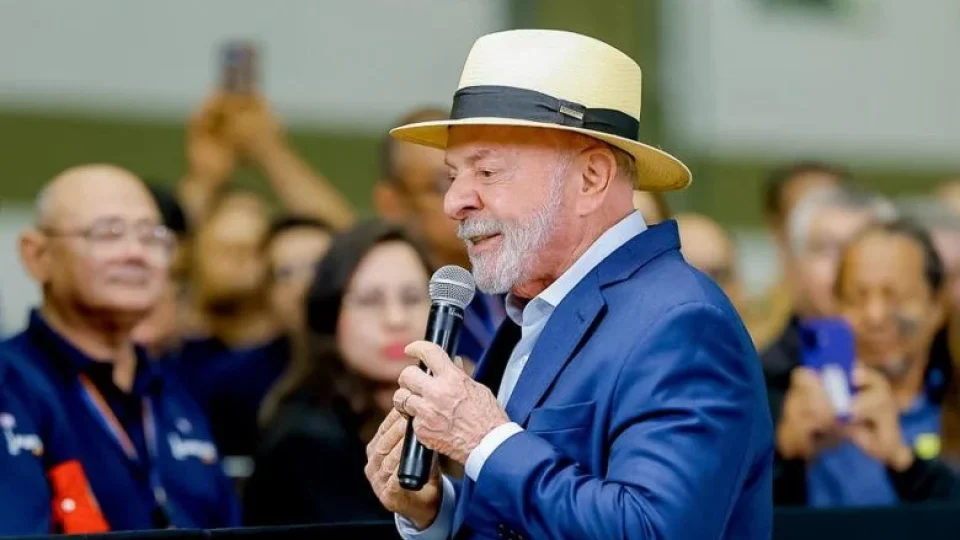 Lula reage a pressões externas e dispara: “Quem se meter nas eleições brasileiras vai apanhar muito”