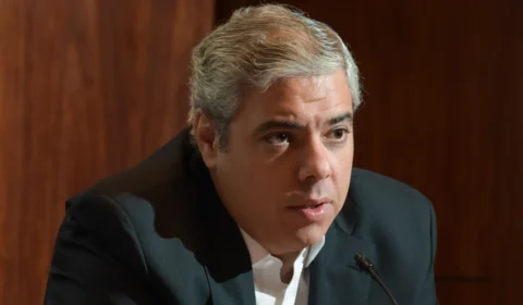 Mensagens revelam pedido de Vorcaro para monitorar CEO do Itaú após conflito com banqueiro