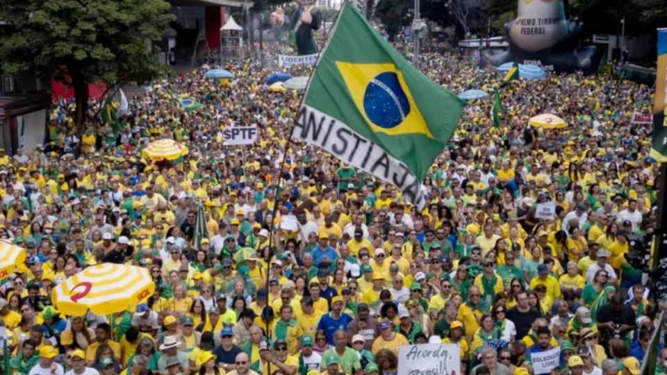 Datafolha aponta virada inédita: direita supera esquerda entre eleitores pela primeira vez desde 2014