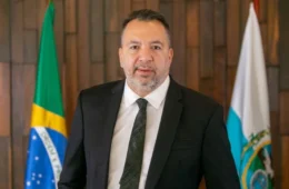 Pré-candidato e ex-prefeito de Belford Roxo é preso após fuzil ser encontrado em carro durante operação da PF; entenda o caso