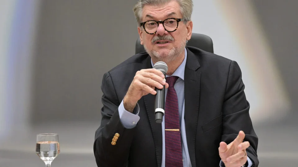 STF autoriza PF a investigar ministros do STJ em apuração sobre venda de decisões