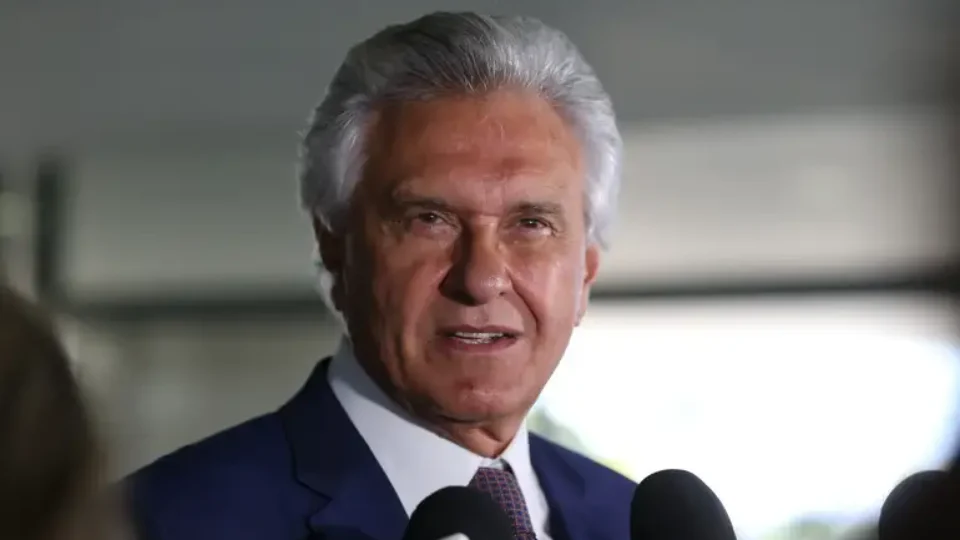 “Dois candidatos que não enxergam o Brasil”, diz Caiado ao criticar disputa política após tarifas de Trump