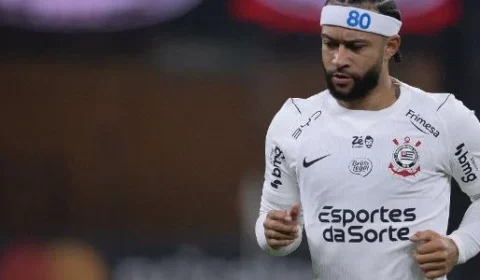Dívida de R$ 45 milhões coloca futuro de Memphis no Corinthians por um fio