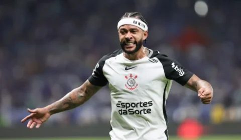 Memphis renova com Corinthians por R$ 135 milhões até 2028