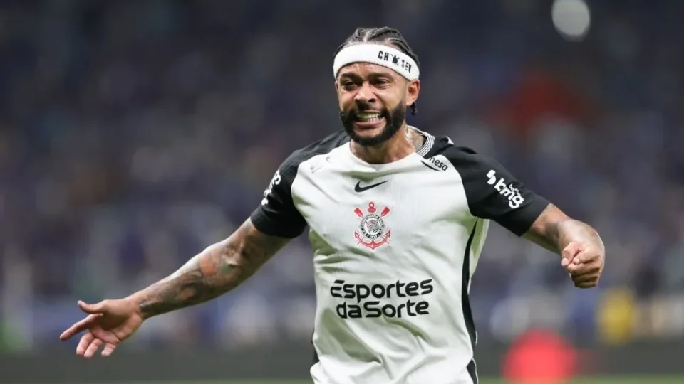 Memphis renova com Corinthians por R$ 135 milhões até 2028
