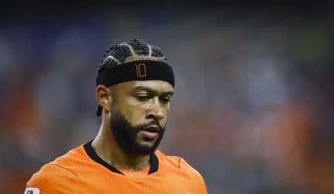 Memphis Depay e a novela da renovação