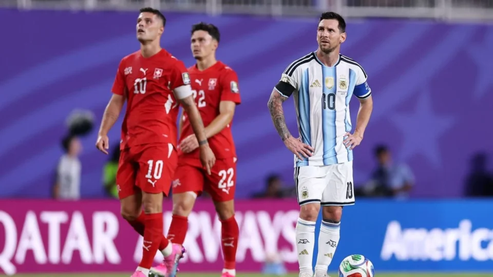Argentina elimina Suíça na prorrogação e pega Inglaterra