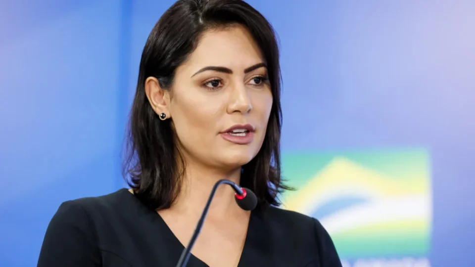 Michelle Bolsonaro lidera rejeição para o Senado no DF e acende alerta na disputa de 2026