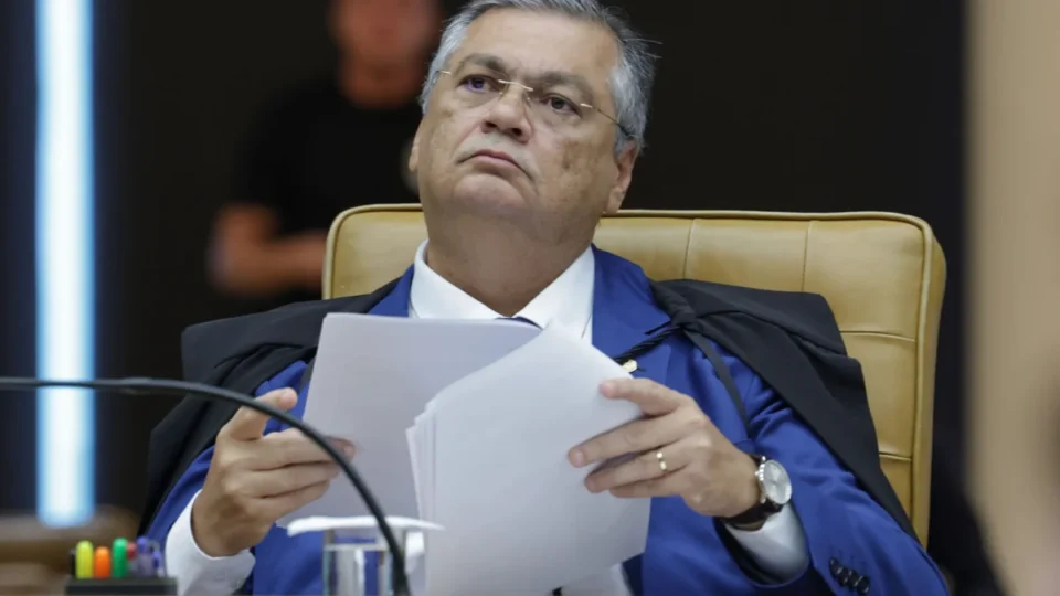 Flávio Dino manda PF ampliar apurações após auditorias confirmarem fraudes em emendas