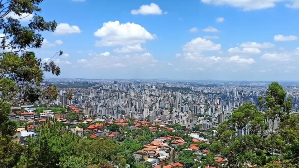 Sensação térmica chega a -10,3°C em área alta de Belo Horizonte
