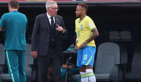 Ancelotti admite erro tático ao lançar Neymar contra Noruega