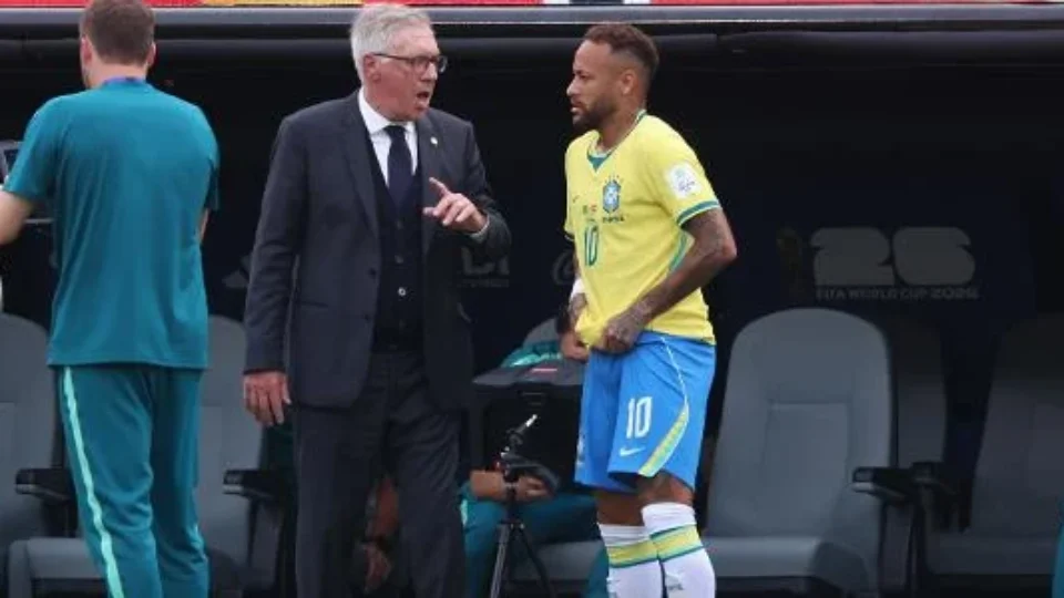 Ancelotti admite erro tático ao lançar Neymar contra Noruega