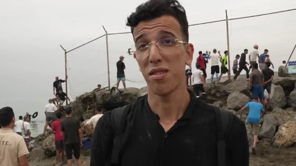 Crise em Ceuta: 60 mil cruzam fronteira do Marrocos em 24h