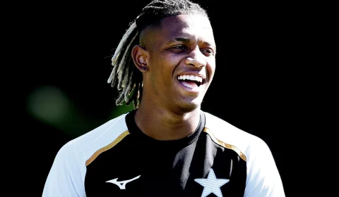 Botafogo recusa oferta de €28 mi do Palmeiras por Danilo