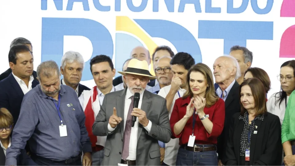 PDT oficializa apoio a Lula e fortalece aliança para reeleição; decisão marca nova fase da corrida presidencial