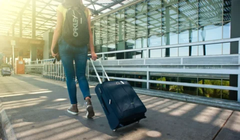 Estudantes podem economizar em passagens da Air France e KLM; veja como