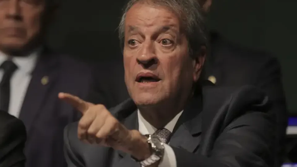 Valdemar entra em campo para evitar que racha entre Michelle e Flávio contamine a pré-campanha do PL