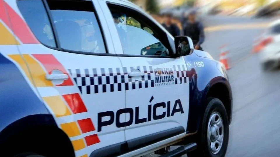 Atirador mata dois jovens a tiros e foge de moto no litoral de São Paulo