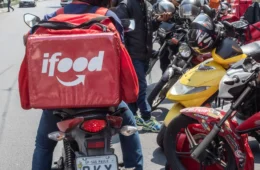 Justiça obriga INSS a rever negativas a entregadores do iFood