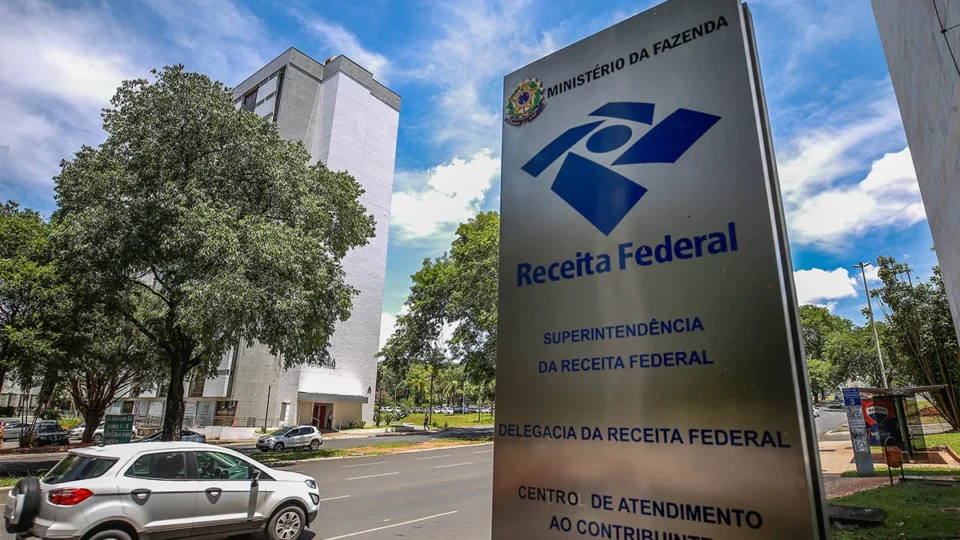 Receita detalha DITR 2026 e libera lote de restituição automática