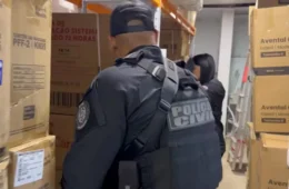 Polícia Civil faz operação contra esquema de venda de remédios falsos para pacientes com câncer no Rio