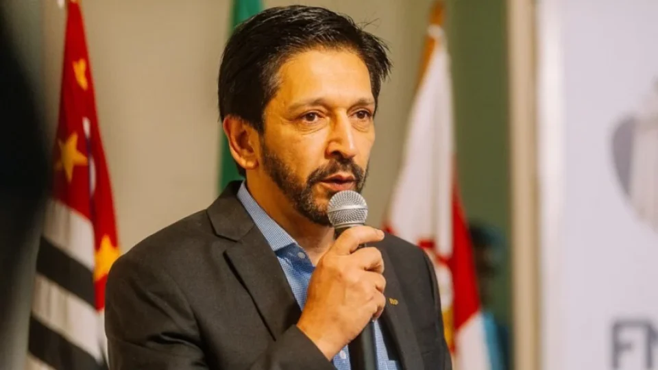 Ricardo Nunes promete recorrer após Justiça liberar Uber Moto em SP e disputa entra em novo capítulo