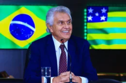 Caiado critica imposto sobre petróleo e mira Lula e Bolsonaro em passagem pelo Rio