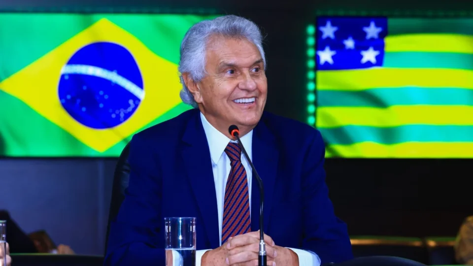 Caiado critica imposto sobre petróleo e mira Lula e Bolsonaro em passagem pelo Rio