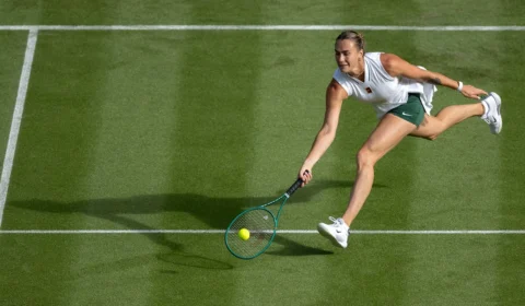 Sabalenka domina em Wimbledon e reacende duelo com Osaka