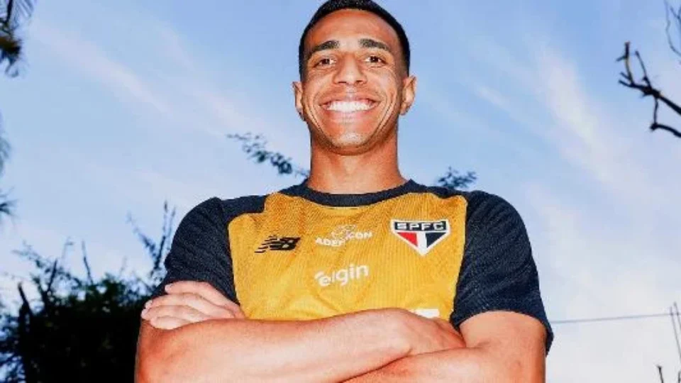 São Paulo fecha com Victor Sá até 2029 para ser ponta titular