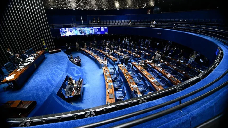 Projeto aprovado no Senado pode elevar custo da energia em até R$ 1,5 trilhão; entenda o que muda