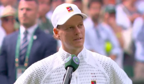Tênis: Jannik Sinner enfrenta pressão da imprensa italiana após desistência em Montreal