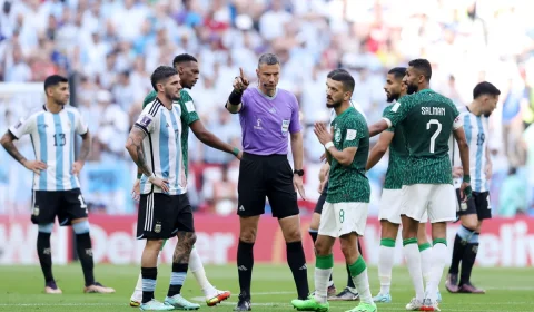 Torcida argentina exige nova final após erro do árbitro Slavko Vinčić