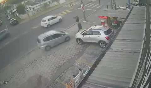 Atropelamento de idoso de 75 anos na calçada choca o Paraná; veja o vídeo