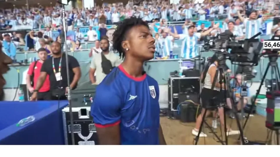 Influenciador americano denuncia novo ataque racista durante jogo da Argentina; caso volta a gerar repercussão