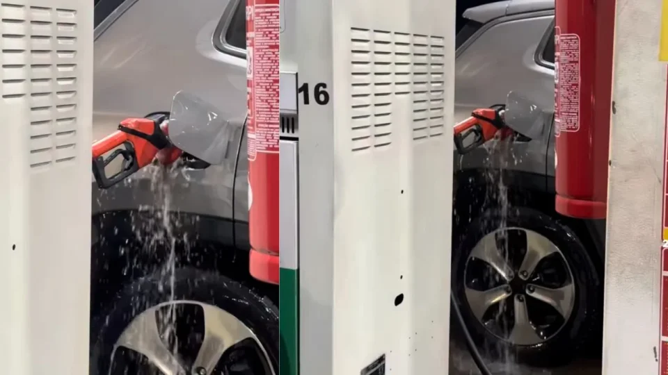 Frentista esquece mangueira conectada ao carro e vídeo de combustível jorrando viraliza nas redes