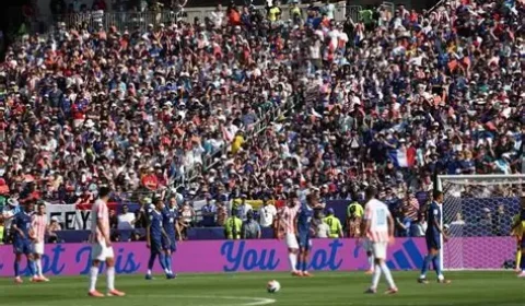 França dobra vantagem e abre o placar contra Marrocos valendo vaga na semifinal da Copa