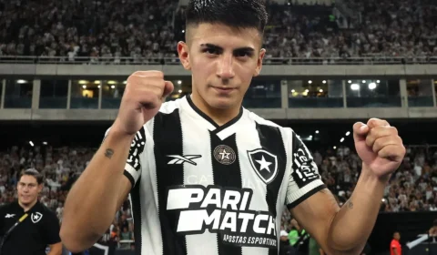 Thiago Almada tem acordo com o Flamengo, mas família trava assinatura do contrato
