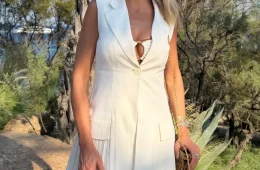 Ticiane Pinheiro exibe look sofisticado em Mikonos e surpreende fãs