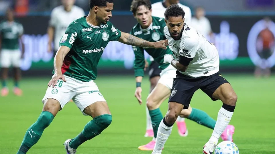 Palmeiras perde em casa para o Atlético-MG e sofre golpe no Brasileirão