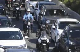 Justiça volta a proibir Uber Moto em São Paulo e suspende autorização para serviço