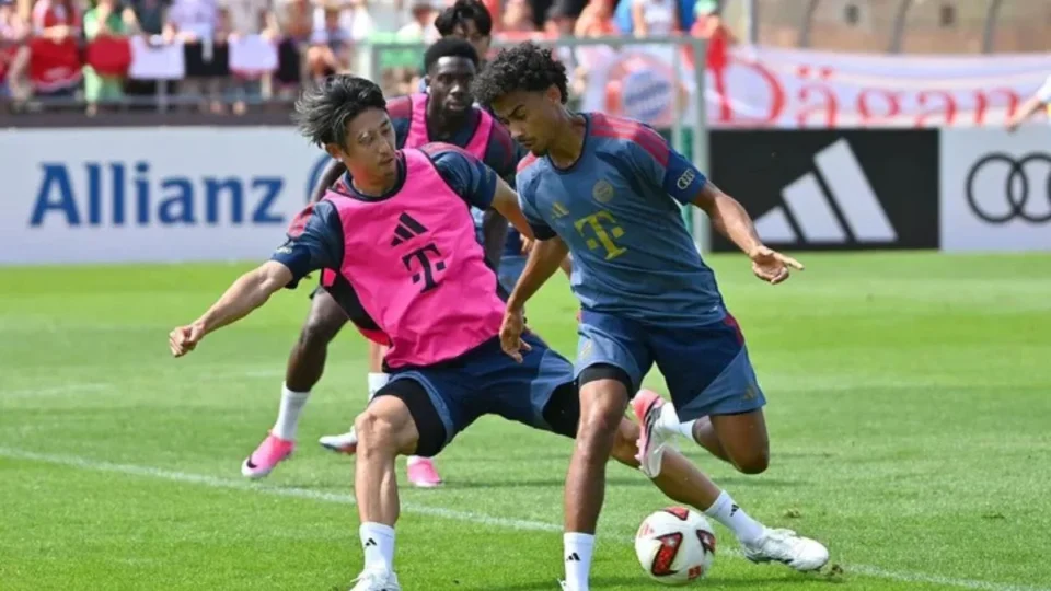 Bayern atropela Rottach-Egern por 27 a 0 em amistoso e dá resposta antes da temporada