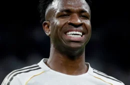 Bomba no mercado! Arsenal mira Vini Jr., e Real Madrid corre para evitar saída da estrela brasileira