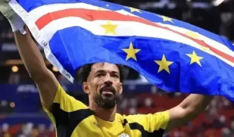 Após brilhar na Copa do Mundo, Vozinha é anunciado por gigante sul-americano e inicia novo capítulo na carreira
