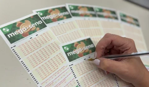 Mega-Sena acumula e coloca R$ 30 milhões em jogo no próximo sorteio