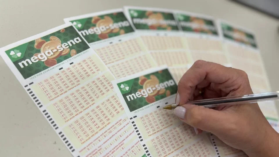 Mega-Sena acumula e coloca R$ 30 milhões em jogo no próximo sorteio