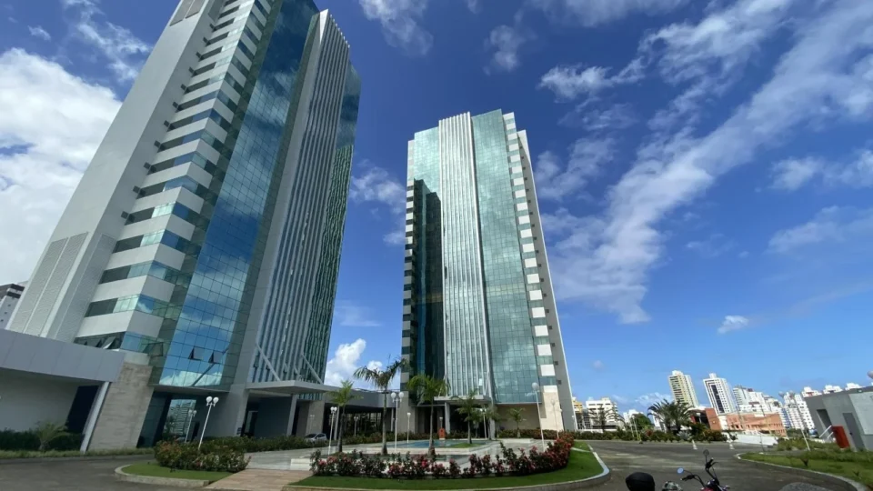 TRT-BA manda Santander reintegrar bancária demitida por fisiculturismo