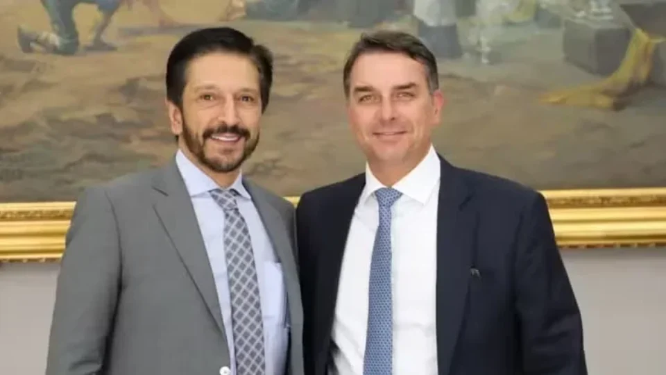 Pesquisa liga sinal de alerta para Flávio Bolsonaro, e Ricardo Nunes traça estratégia para virar o jogo