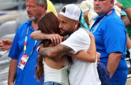 Santos libera Neymar para descanso e adia decisão sobre futuro